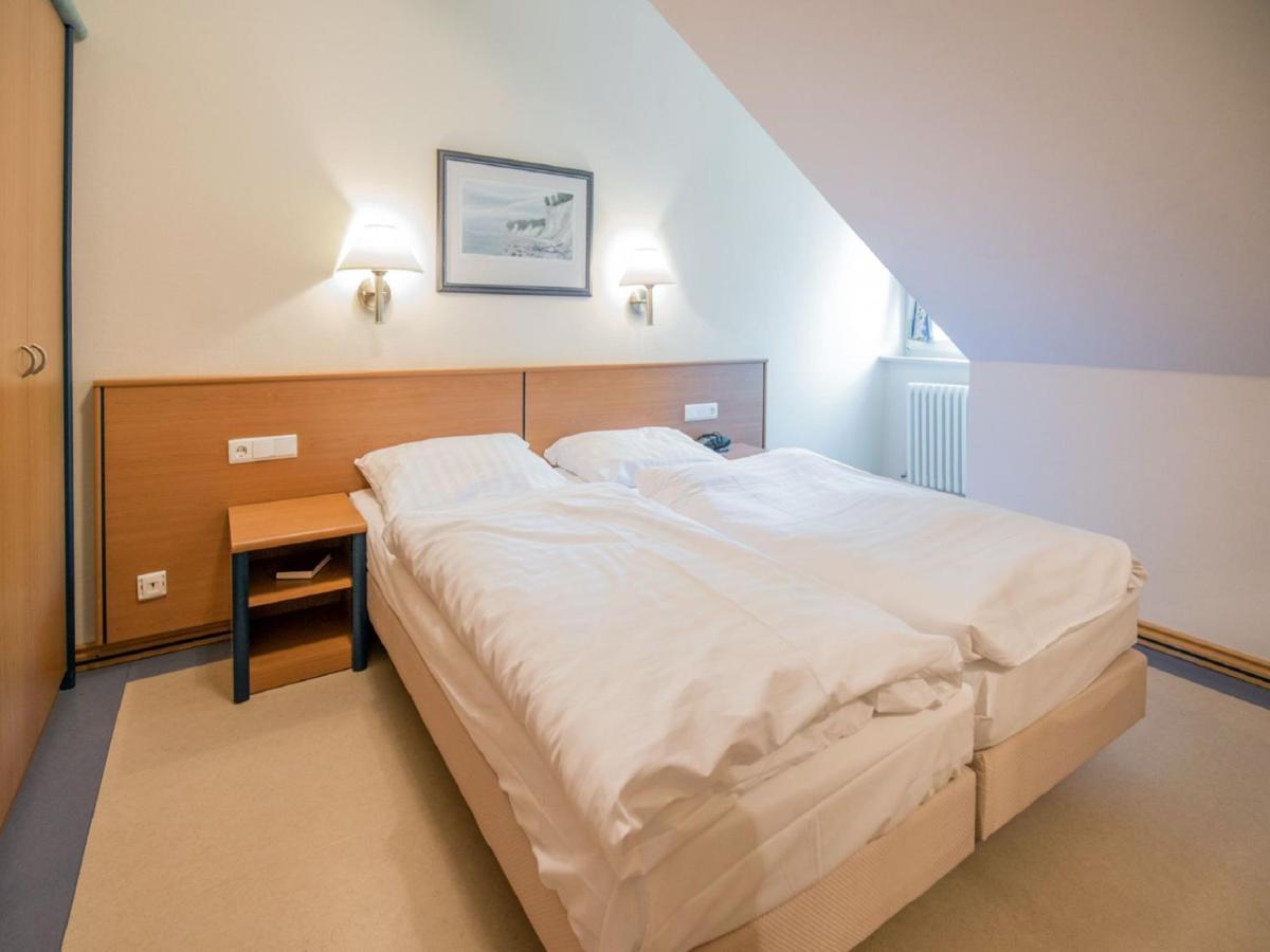 Komfort Mit 1 Schlafzimmer Und Balkon Im Dachgeschoss 185 *